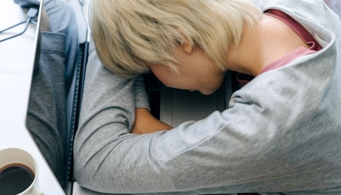 Zoom Fatigue Yang Bisa Menganggu Kesehatan Anda